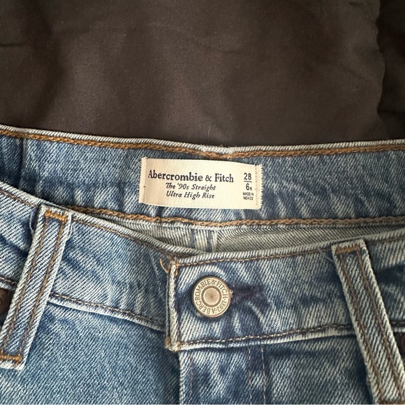 Abercrombie and Fitch 90s straight jeans - Picture 2 of 2